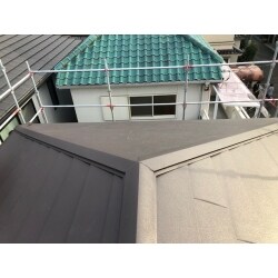 スーパーガルテクトへ葺き替え工事