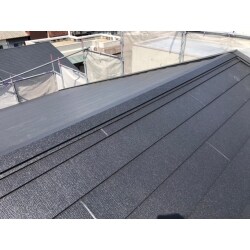 大阪市内　スーパーガルテクトへ屋根重ね葺き工事