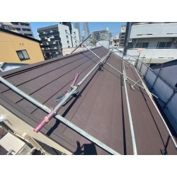 大阪市港区　7寸勾配　スーパーガルテクトへ重ね葺き工事