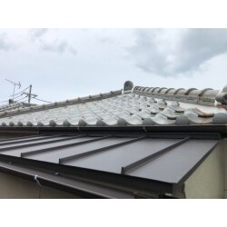 枚方市　瓦屋根、ポリカ波板破損部・雨樋補修工事
