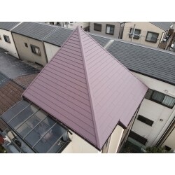ガルテクト
ワインレッド