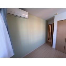 石目調デザインで防カビ機能を持ち、準不燃認定を取得しているのが主な特徴の、リリカラベースをおすすめさせていただきました