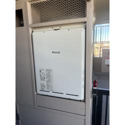 1分間に24Lのお湯を供給できる能力を持ち、湯はり、追い焚き、保温が自動で行われるのが特徴の、リンナイの給湯器をおすすめさせていただきました