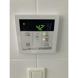 シャワーとキッチンなど3箇所同時使用が快適な大容量モデルの、リンナイ24号　温水暖房付給湯器をおすすめさせていただきました
最大の特徴は、1台で給湯・追焚・床暖房・浴室乾燥などをこなす利便性、エコジョーズによる高い省エネ性、そしてマイクロバブル機能対応や無線LAN連携による快適・節約性能の高さです。 