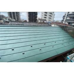 瓦の屋根をトタンにかえさせていただきました