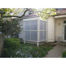 お庭でくつろげる空間を新たに設置させて頂きました！