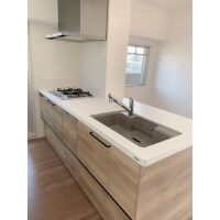 クリナップのラクエラで温もりのあるキッチンを