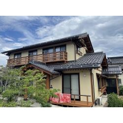 建物の美しさを維持することを目的に開発され、汚れにくい機能と、さらに長期に渡って美しさを保つ「“超”低汚染塗料」の塗料。

排気ガスやPM2.5などの細かな汚染物質でさえ付着しにくく、汚れが付着してしまっても雨水によって汚れが洗い流されます。

新築当時のような輝きを取り戻しました