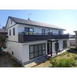 「細かい所まで丁寧に塗装していただき、希望通りの仕上がりに大満足です」と嬉しいお言葉をいただきました。
外壁の悩みを解消し、美しく蘇った事例を通じて、皆様の参考になれば幸いです。