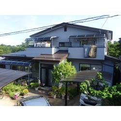 日当たりのよい場所にあったため、紫外線の影響を多く受けていました。
そのため、遮熱効果のある塗料で塗装しました。