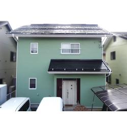 コーキングの劣化をしっかり補修し、防水性を回復。高耐久塗料で仕上げることで、淡い外壁カラーと引き締まった屋根色が調和し、美観と耐久性を兼ね備えた外観へと生まれ変わりました。