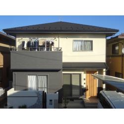 屋根は葺き替えにより防水性と耐久性を根本から回復し、外壁も塗装で保護性能を向上。住まい全体が長く安心して暮らせる状態へと生まれ変わりました。