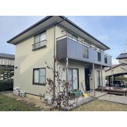 劣化補修から丁寧に行い、外壁・屋根ともに機能と美観をしっかり回復。デッキも一新され、住まい全体が安心して長く使える状態に整いました。