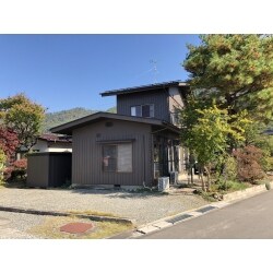 ピカピカした艶が苦手との事だったので、３分艶にて施工させていただきました。