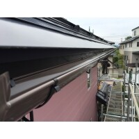 雪害で壊れた雨樋は、火災保険を使って賢く直しましょう。