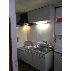キッチン取替工事を行いました。