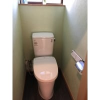 タイル張りのトイレのリフォーム