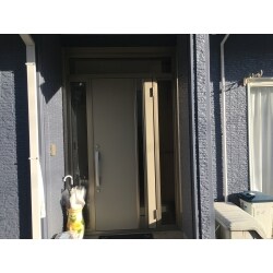 玄関廻りの断熱性を高めました