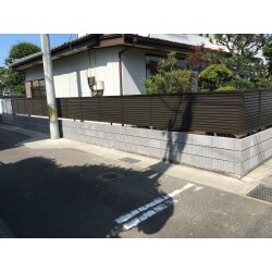 ブロック塀を全て解体して新規ブロック＋アルミフェンスに変えました。