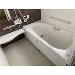 浴室の老朽化と寒さ対策でユニットバス＋内窓工事を行いました。
