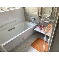 浴室のバリアフリー化と障害者が入りやすい浴槽を設置しました。