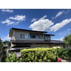 板金屋根と外装の塗装工事を行いました。