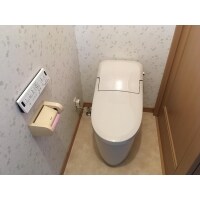 コンパクトな節水型トイレに変えて掃除もしやすくスッキリと