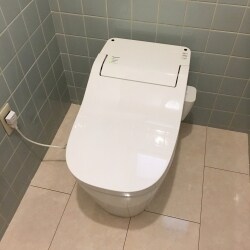 トイレ入替、床改修工事実施