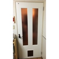 開けっ放しも解消!ペット出入口付き建具ドア入替工事