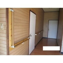 廊下に手摺が欲しい