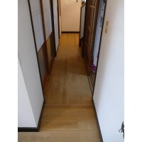 廊下の床デザインを変えました。