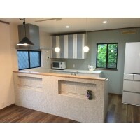 モザイクタイルがオシャレ!娘夫婦も喜ぶ明るいLDK