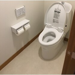 トイレ取替後になります。

