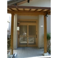 愛知県豊橋市で見栄えが悪くなった玄関を取り替えました。