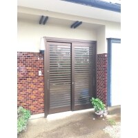 豊川市で玄関引戸が古くなったため取替工事をしました!
