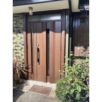 豊川市で玄関ドアが古くなったため交換しました。