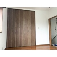 息子家族のための明るく機能的な居住空間