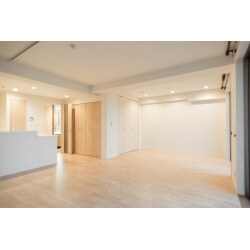 和室をなくしリビングと一体化へすることにより
広々と開放的なお部屋へ生まれ変わりました