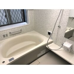 暖かさ、快適さ、おそうじのしやすさ、
どれをとっても抜群のバスルームが完成しました。
家族みんなが、安心して快適に過ごせる、
やすらぎの空間へと生まれ変わりました。