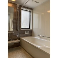 バリアフリー浴室とカウンタータイプの洗面台リフォーム