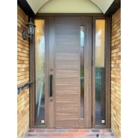 防犯性向上の目的で玄関ドアを取替えました