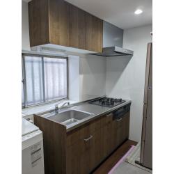 綺麗なキッチンに生まれ変わりました。