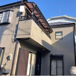 塗り直して一気に雰囲気が変わりました。落ち着いた色に変わりましたね。