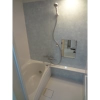 ユニットバスの壁に穴が開いてしまったので交換しました。