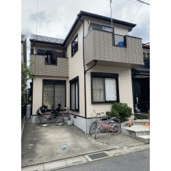 屋根・外壁ともしっかり３回塗り。屋根はクールタイト、外壁はプレミアムシリコン施工。
目地コーキングもしっかり打ち替えしました。