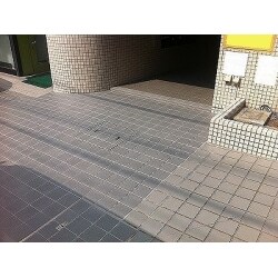 会社の印象を決めるエントランスの補正工事