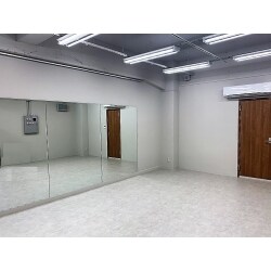 大規模リノベーションしました。リフレッシュした空間で、ダンスがもっと軽快に！
