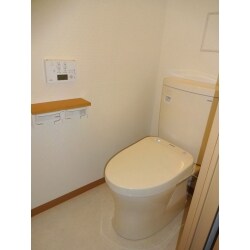 シンプルで優しい雰囲気のトイレになりました。
