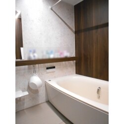 浴室、洗面所、トイレの水回りの改装を行いました。ご自分好みのカラーで揃えて、統一感と心地よさをプラスしました。