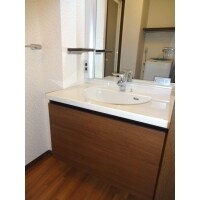 スタイリッシュな洗面所へ